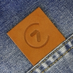 Кожаные этикетки с логотипом